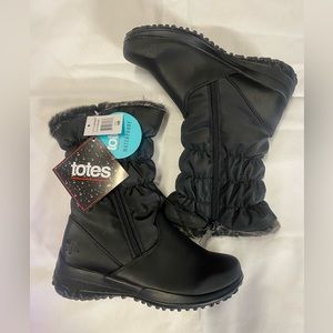 COPY - Totes Black snow boots with fur NWT